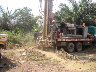 Inspecting borehole