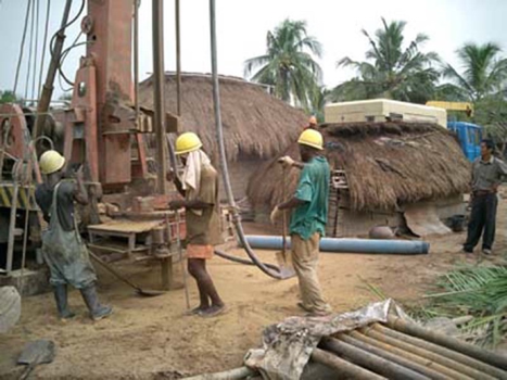 Inspecting borehole